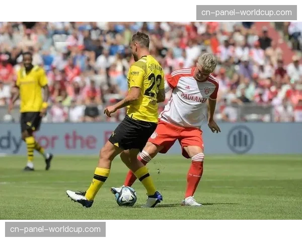 战报：拜仁慕尼黑主场0-0闷平多特，双方高压均未能击穿对手防线